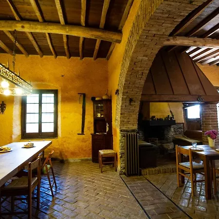 Rivarola Al Tempo Dei Castelli Oda ve Kahvaltı Carasco